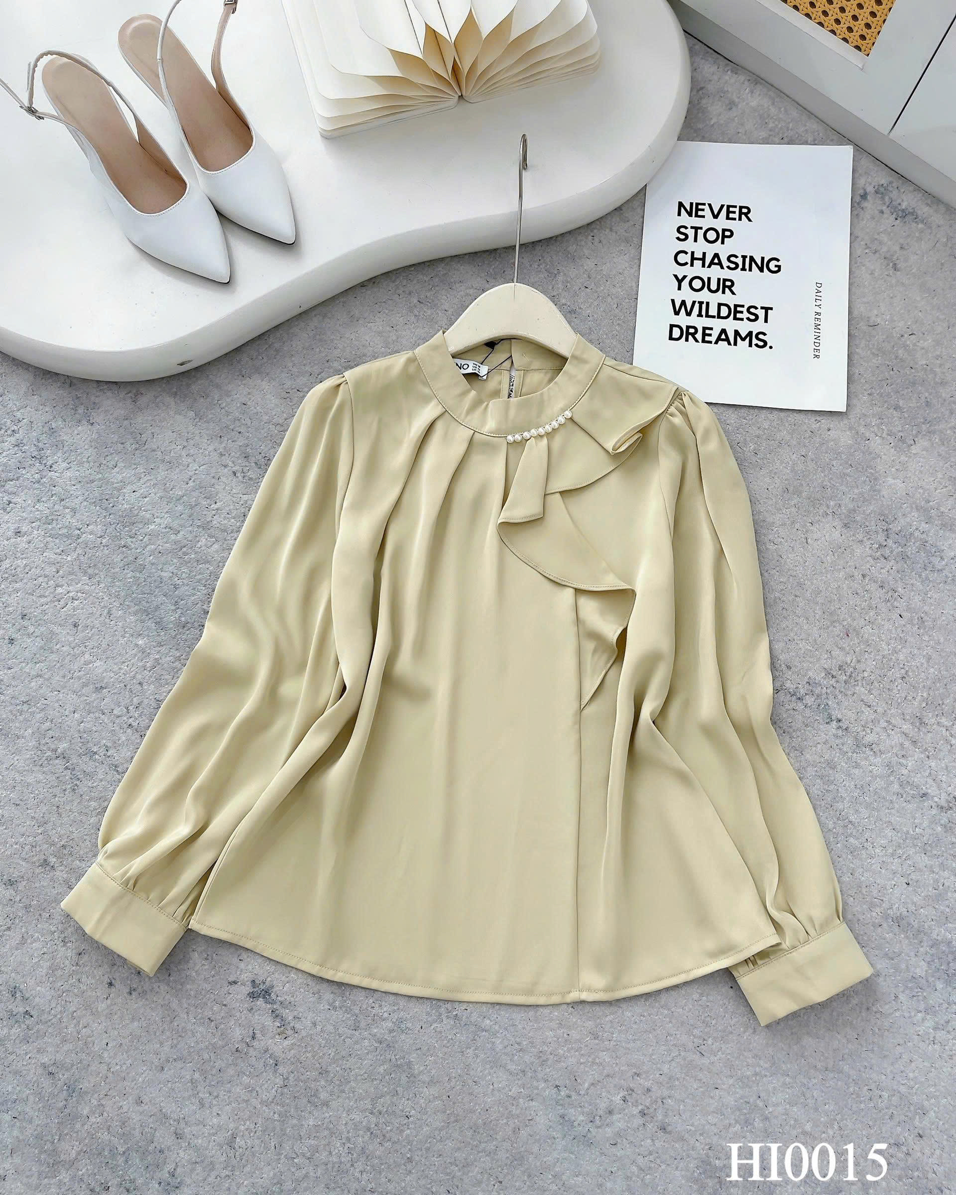 ÁO SƠ MI CỔ TRÒN ĐÍNH NGỌC TRAI HI0015