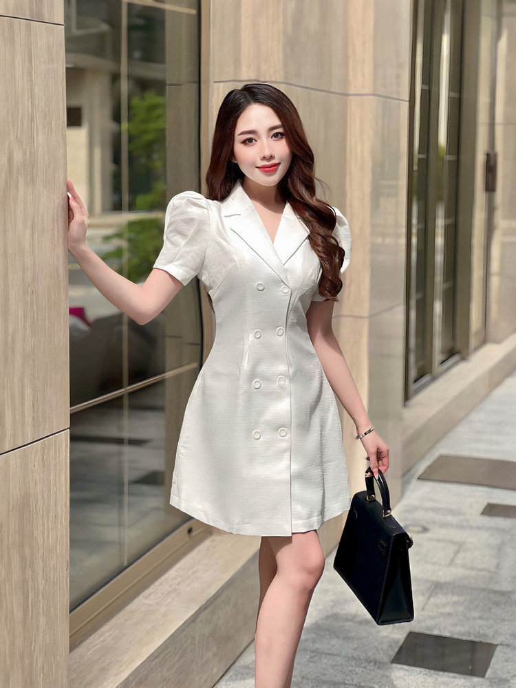 ĐẦM NGẮN CHỮ A AB0382 Trắng