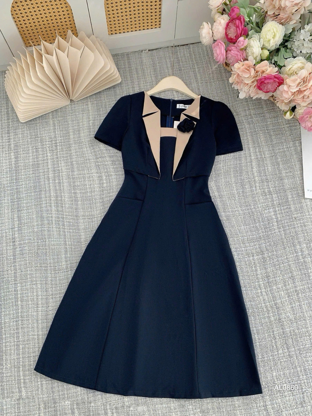 ĐẦM DÀI CỔ CHỮ U GIẢ VEST AL0860