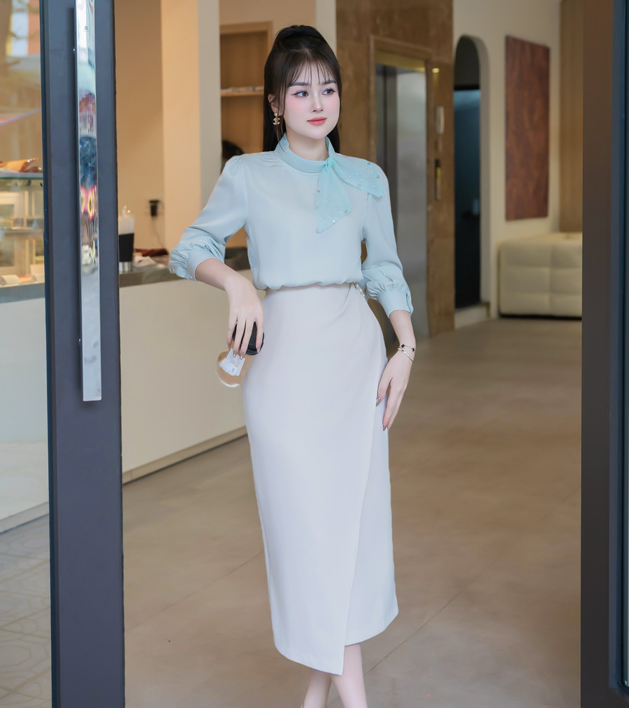 ÁO SƠ MI CỔ NƠ BÊN ĐÍNH NGỌC TRAI HI0017