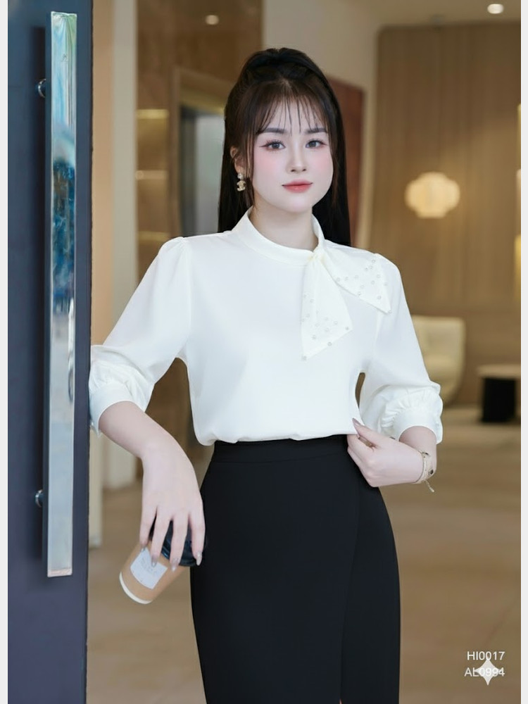 ÁO SƠ MI CỔ NƠ BÊN ĐÍNH NGỌC TRAI HI0017