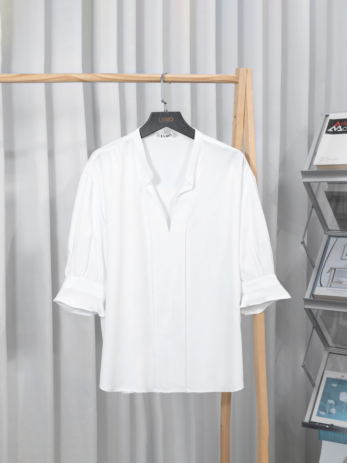 ÁO SƠ MI CỔ V TAY BÈO AB0401