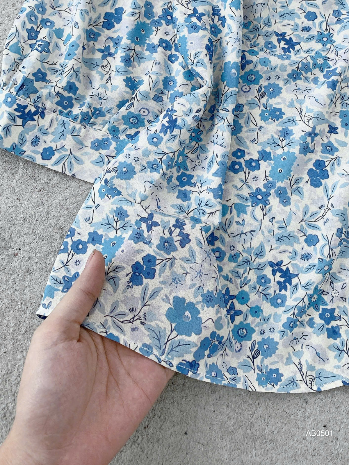 ÁO HỌA TIẾT HOA NHÍ  AB0501