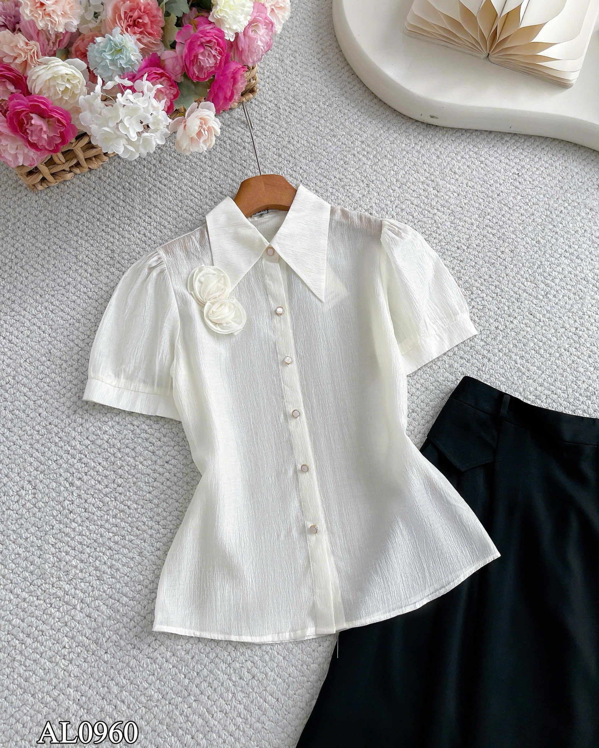 ÁO SƠ MI NGẮN TAY ĐÍNH HOA AL0960