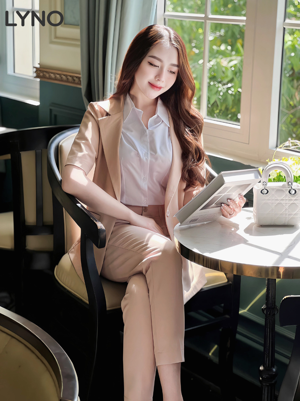 ÁO SƠ MI CHIẾT EO TAY NGẮN AB0483