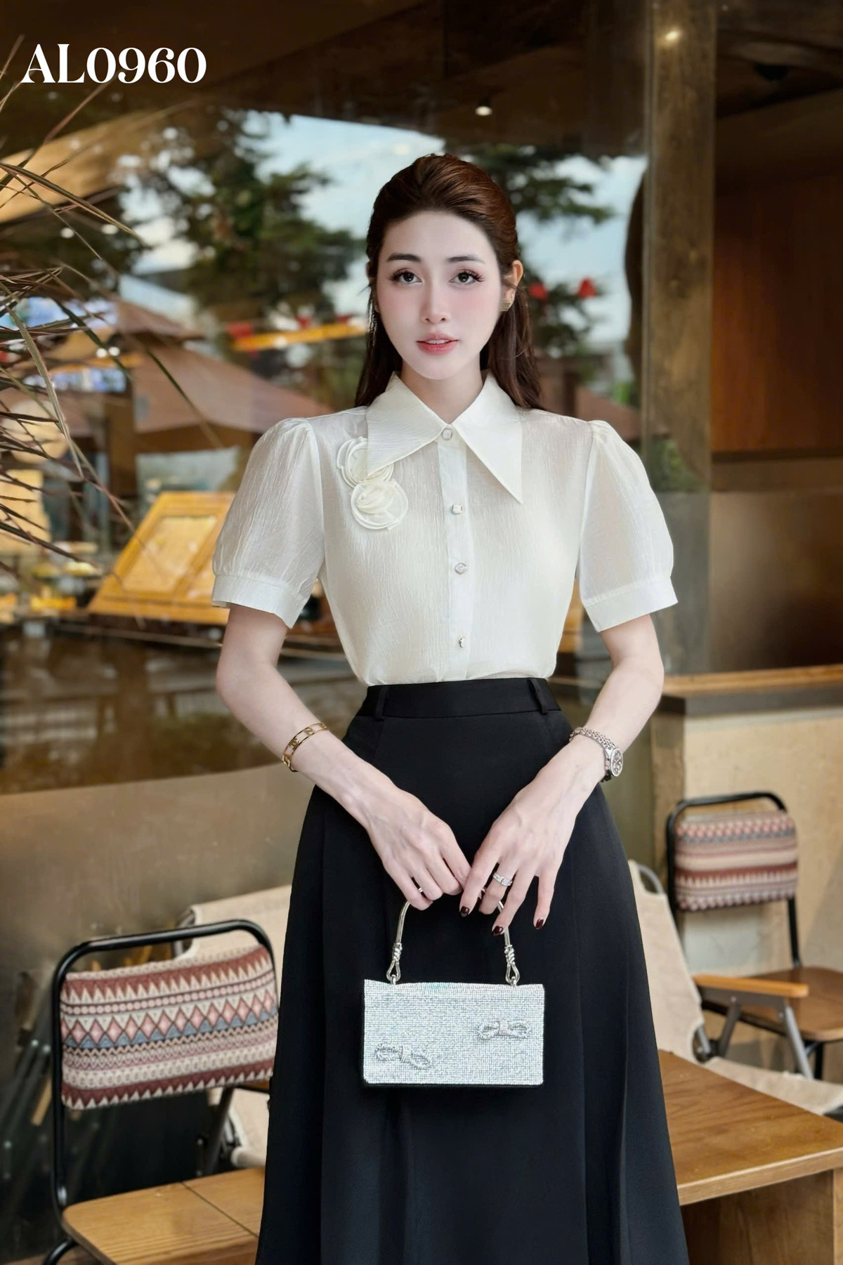ÁO SƠ MI NGẮN TAY ĐÍNH HOA AL0960